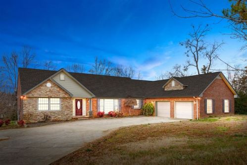 2191 Madison St, Clarksville, TN 37043-5235