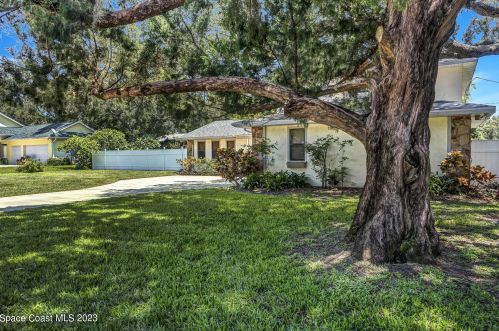 3668 Tropical Trl, Merritt Island, FL 32952-6121