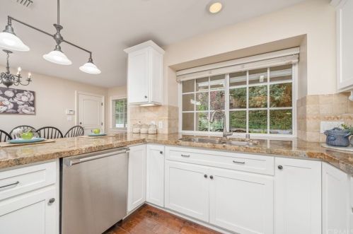 607 Oak Grove Dr, Glendora CA  91741-2258 exterior