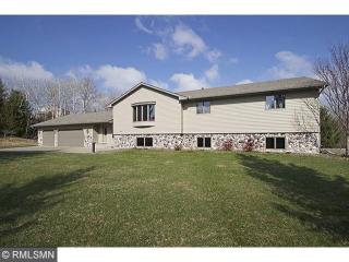 494 Apple Pine Cir, Hudson, WI 54016-8184
