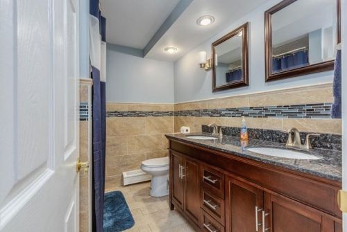 16 Mason Dr, Salem NH  03079-2101 exterior