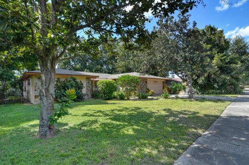 1002 Buena Vista Ct, Orlando, FL 32818-7802