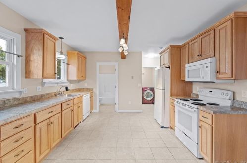 22 Roseleah Ave, Plainville CT  06062-2718 exterior