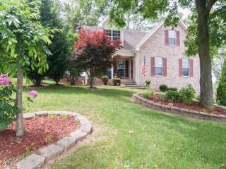 740 Meadowgate Ln, Clarksville, TN 37040-5734