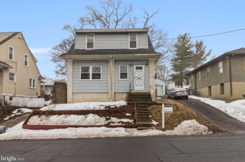 421 Davisville Rd, Willow Grove, PA 19090-2728