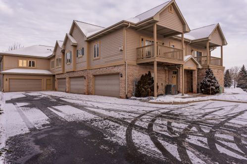1510 Gabriel Dr, Waukesha, WI 53188-3658