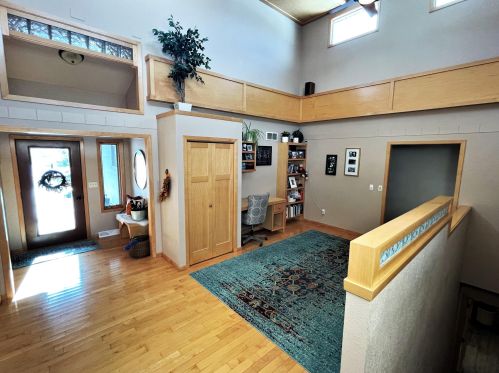 97 King Oak Ct, Random Lake, WI 53075-1686