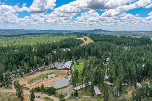 516 Packard Dr, Grass Valley CA  95945-7023 exterior