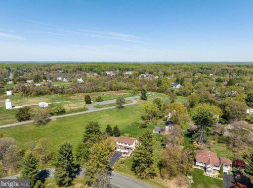 10624 Cavalcade St, Great Falls VA  22066-2427 exterior