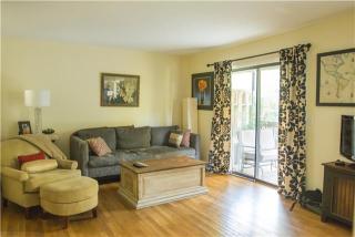 360 Summit Ridge Cir, Nashville, TN 37215-3833