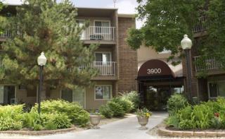 3900 Plymouth Blvd, Minneapolis MN  55446-3214 exterior