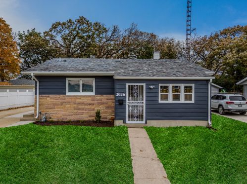 2026 84th St, Kenosha WI  53143-1619 exterior