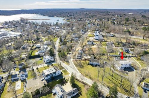 38 Main St, Essex CT  06426-1148 exterior