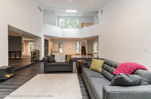 18 Marseille Ter, Morganville NJ  07751-9774 exterior