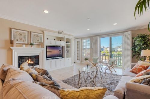 1545 Windshore Way, Oxnard CA  93035-1406 exterior