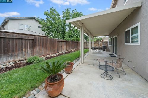 932 Anderson Cir, Woodland CA  95776-5100 exterior