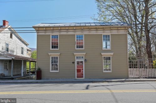 305 Main St, Edinburg, VA 22824-9404