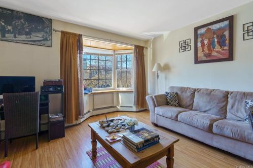1310 Hoe Ave, Bronx NY  10460-5607 exterior