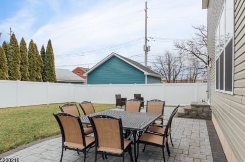 38 Walnut St, Little Falls NJ  07424-1402 exterior