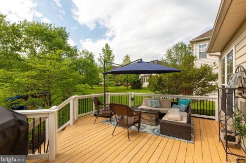 19277 Crk Fld Cir, Leesburg VA  20176-1621 exterior