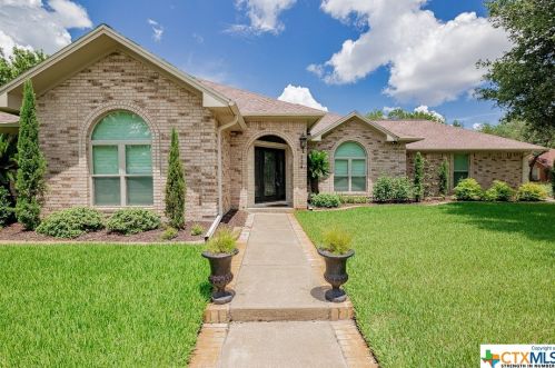 304 Windcrest Dr, Victoria, TX 77904-3414