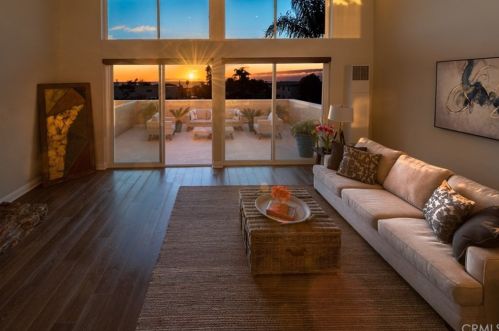 362 Palos Verdes Blvd, Redondo Beach CA  90277-6334 exterior