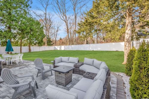 36 Wren Ct, Northport NY  11768-3344 exterior