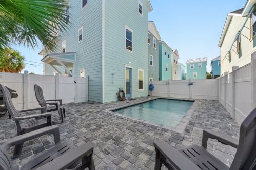 200 Pne Ave, Saint George Island FL  32328-2805 exterior