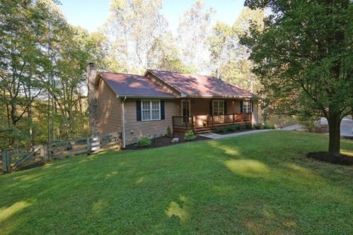 3136 Springwood Rd, Troutville, VA 24090-3030