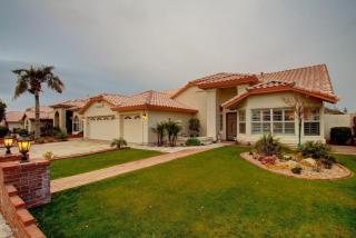 5716 Soft Wind Dr, Glendale, AZ 85310-3642