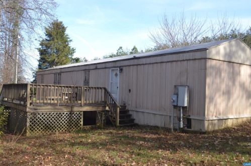 215 Smith Ln, Bremo Bluff, VA 23022-2295