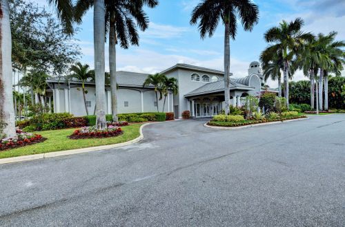 10549 Royal Caribbean Cir, Boynton Beach FL  33437-4285 exterior