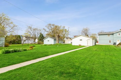 528 Cook St, Lake Geneva, WI 53147-1430