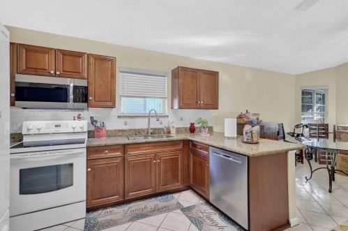 6000 Travelers Way, Fort Pierce FL  34982-4054 exterior