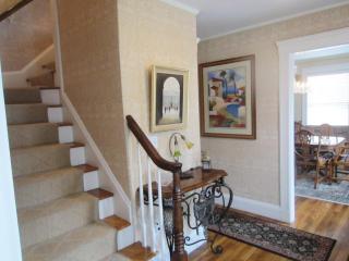 62 Denton Rd, Wellesley MA  02482-6405 exterior