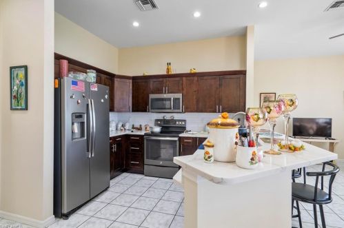 853 Grand Rpd Blvd, Naples FL 34120-4428 exterior