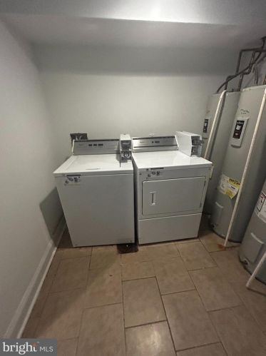 927 19th St, Philadelphia PA  19146-2636 exterior