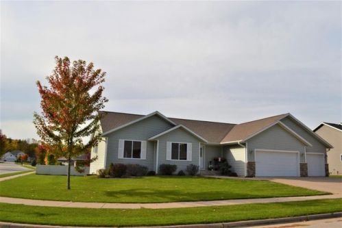 816 Granum St, Holmen, WI 54636-9553