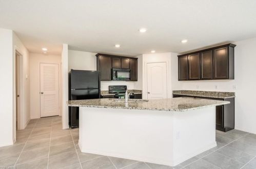 2320 26th Ter, Cape Coral, FL 33914-3901