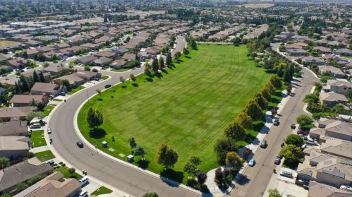 2275 Ravenbrook Ln, Manteca CA  95336-8329 exterior