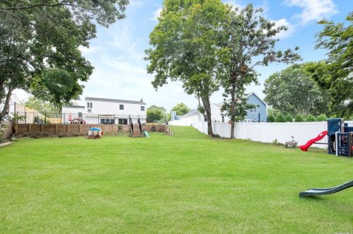 429 Hillside Ave, West Sayville NY  11796-1205 exterior