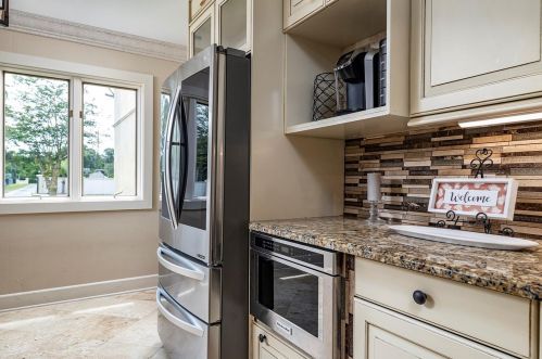 17320 Whirley Rd, Lutz FL  33558-4827 exterior