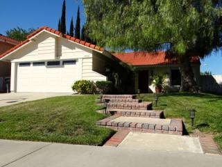 29556 Chelsea St, Santa Clarita, CA 91384-3514