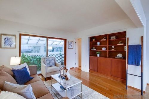 1527 Loring St, San Diego CA  92109-1765 exterior