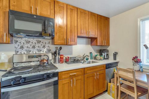 416 Poplar Ave, Redwood City CA  94061-3019 exterior