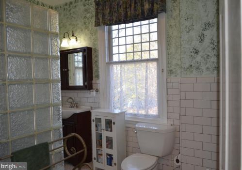 205 Lippincott Ave, Riverton NJ  08077-1309 exterior