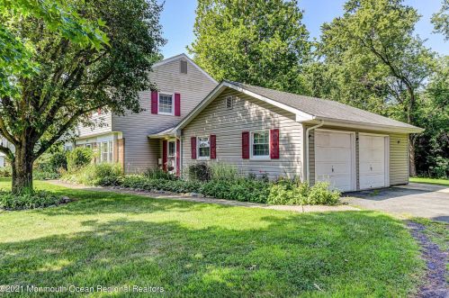 117 Kings Mountain Rd, East Freehold, NJ 07728-3316
