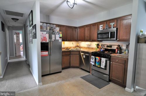 5 Oak Ave, Browns Mills NJ  08015-3215 exterior