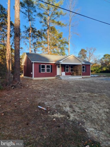 211 Erica Dr, Montross VA  22520-4154 exterior