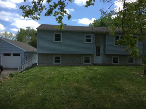 15 Oak Leaf Dr, Newton Hook, NY 12173-3108